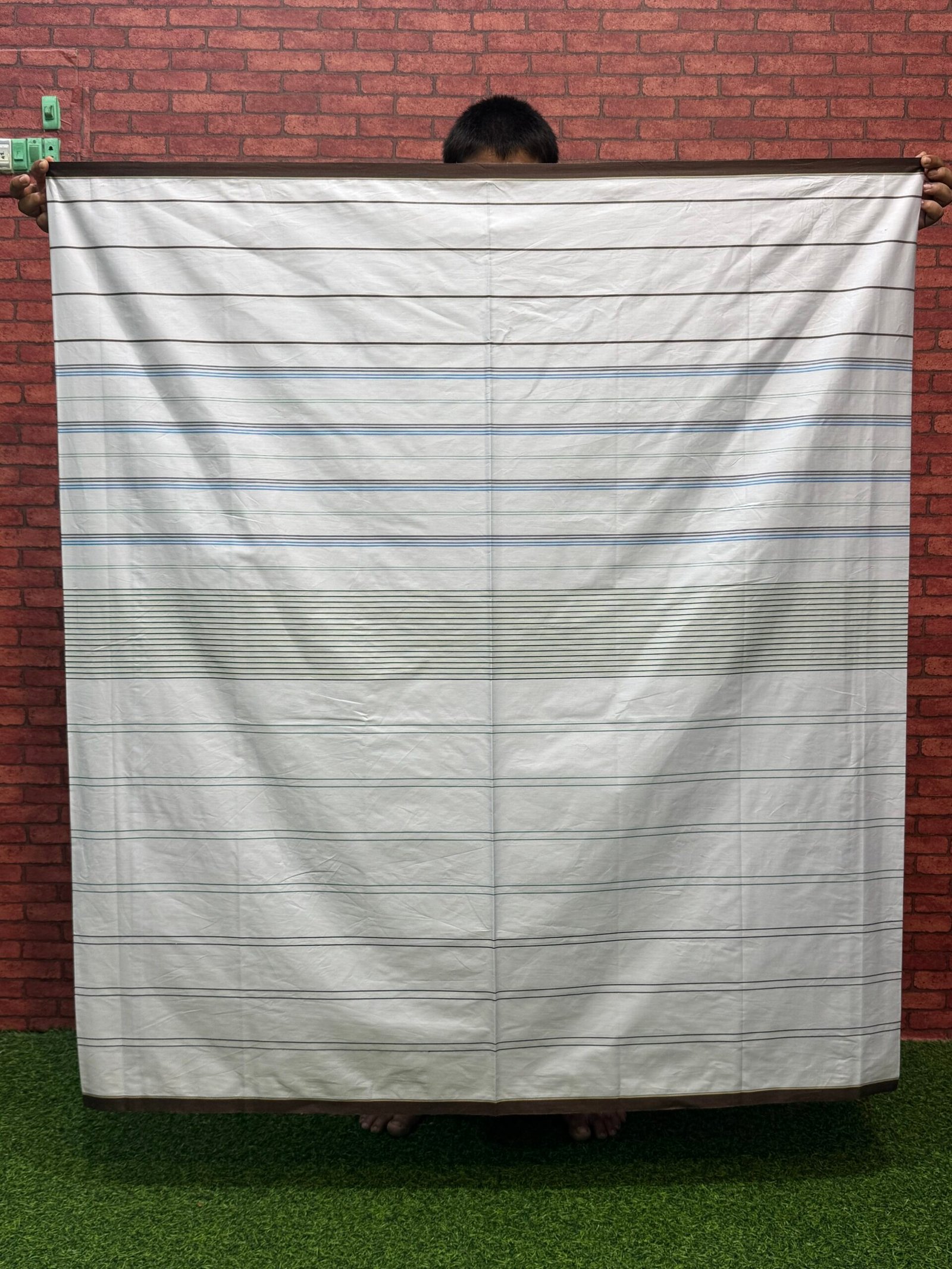 img_4061 5.5 hand Standard series White cheeck Lungi (S07) - Image 1