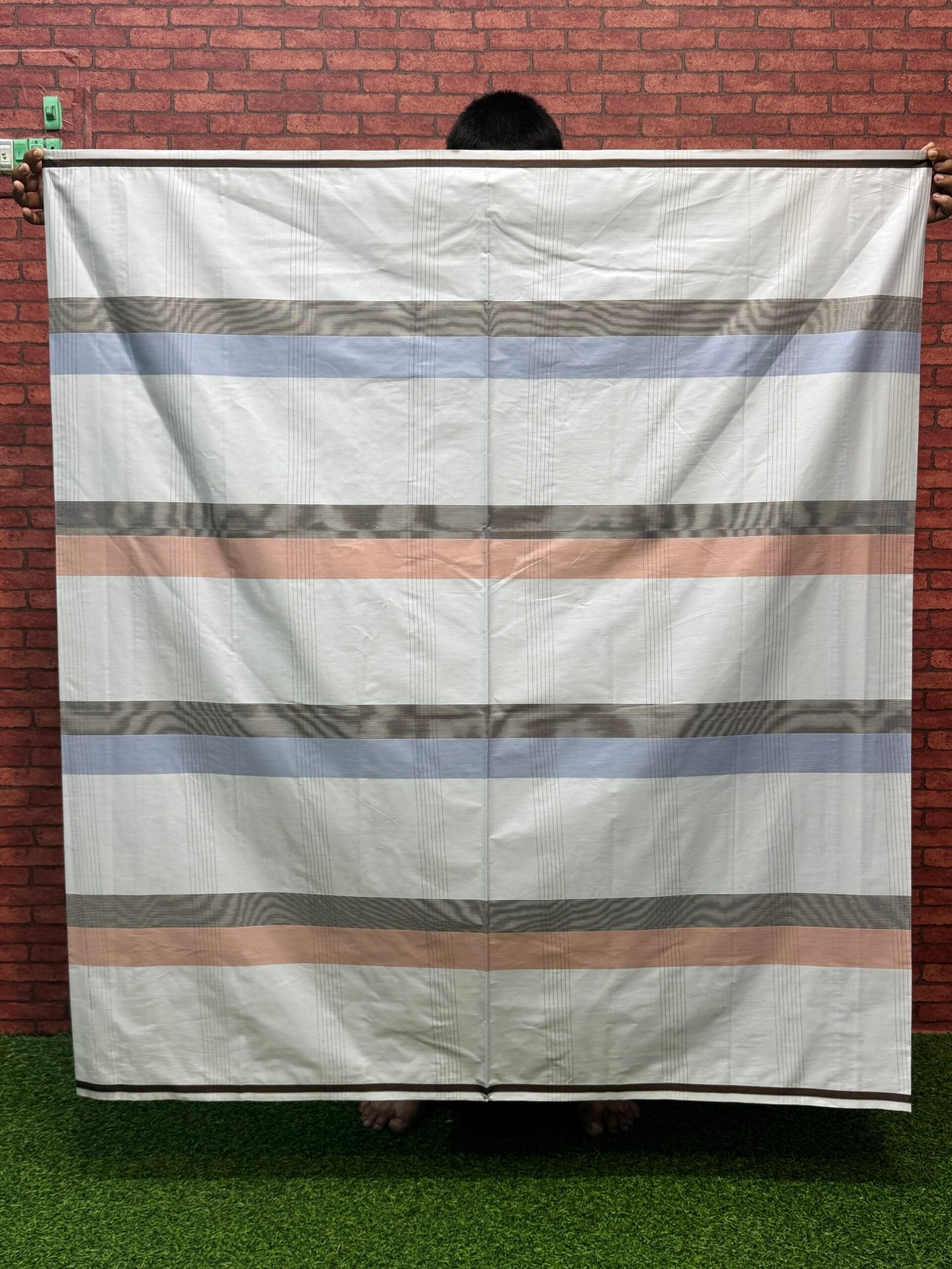 img_4064 5.5 hand Standard series White cheeck Lungi (S04) - Image 1