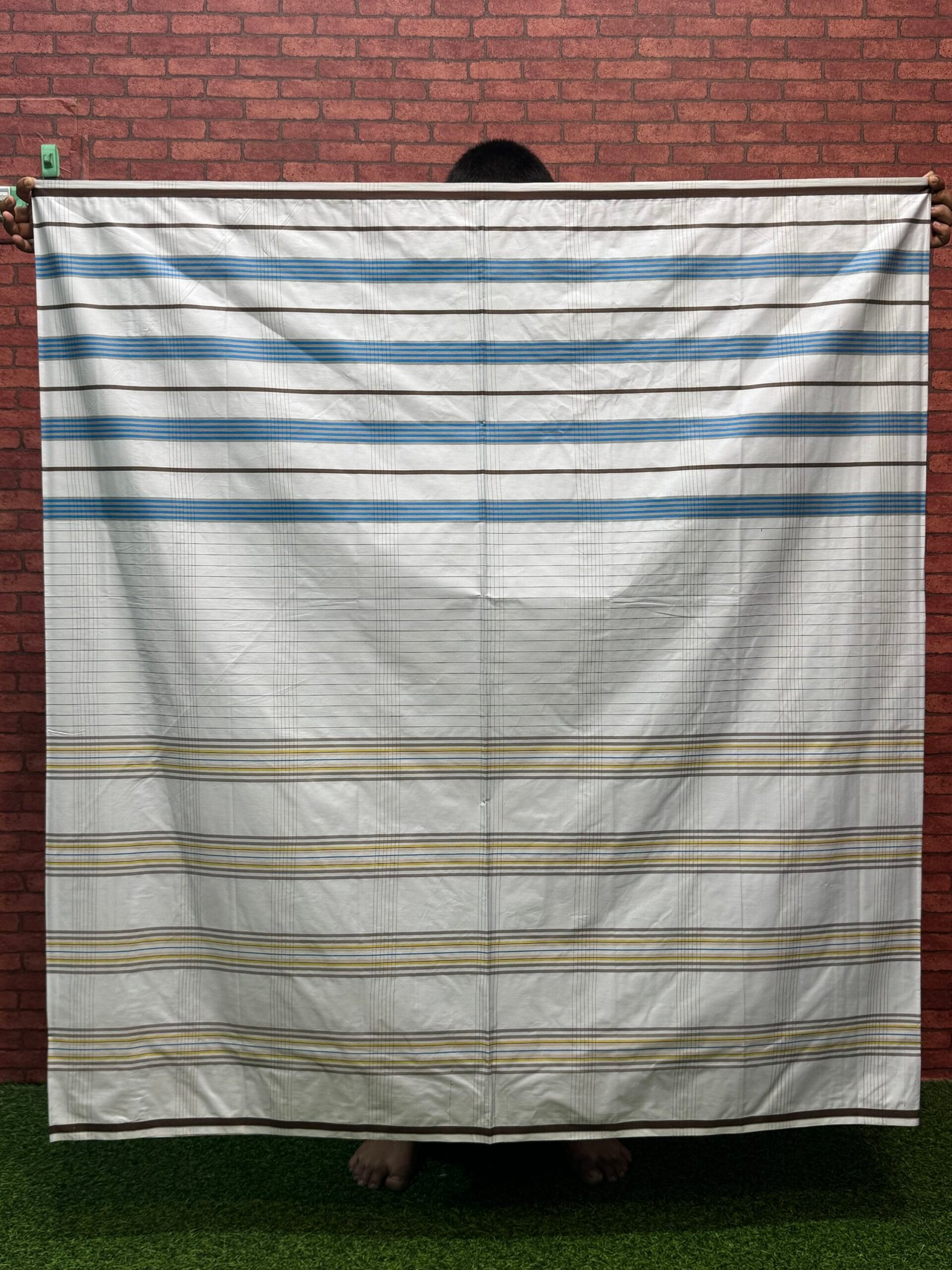 img_4065 5.5 hand Standard series White cheeck Lungi (S03) - Image 1
